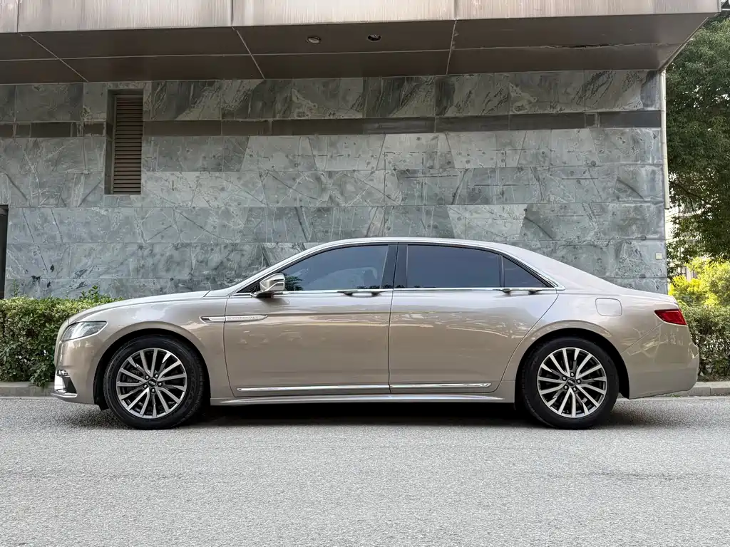Lincoln Continental — миниатюра 7