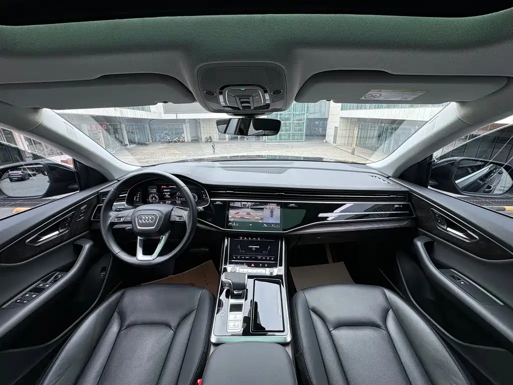 Audi Q8 2022 55 TFSI Luxury