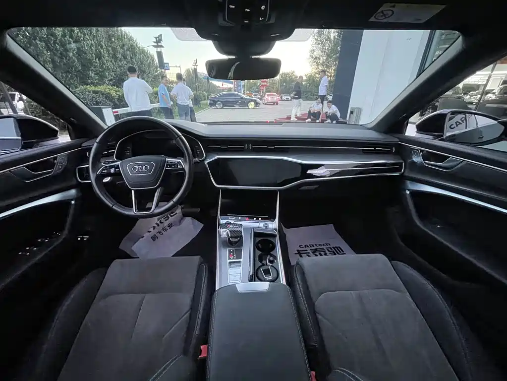 Audi A6L New Energy — миниатюра 10
