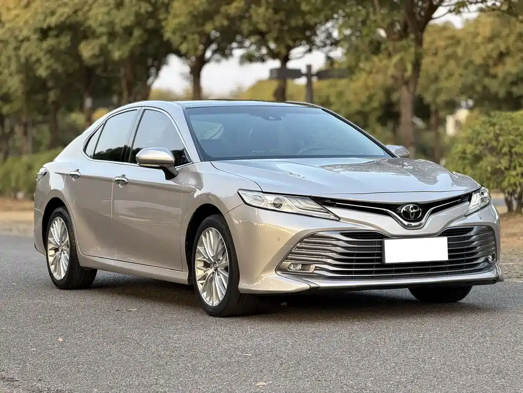 Toyota Camry — миниатюра 3
