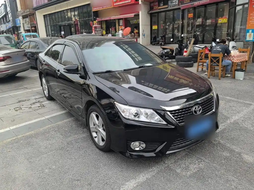 Toyota Camry — миниатюра 4