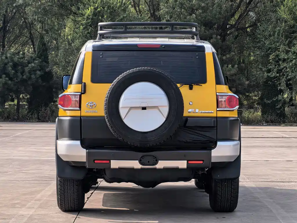Toyota FJ Cruiser — миниатюра 5