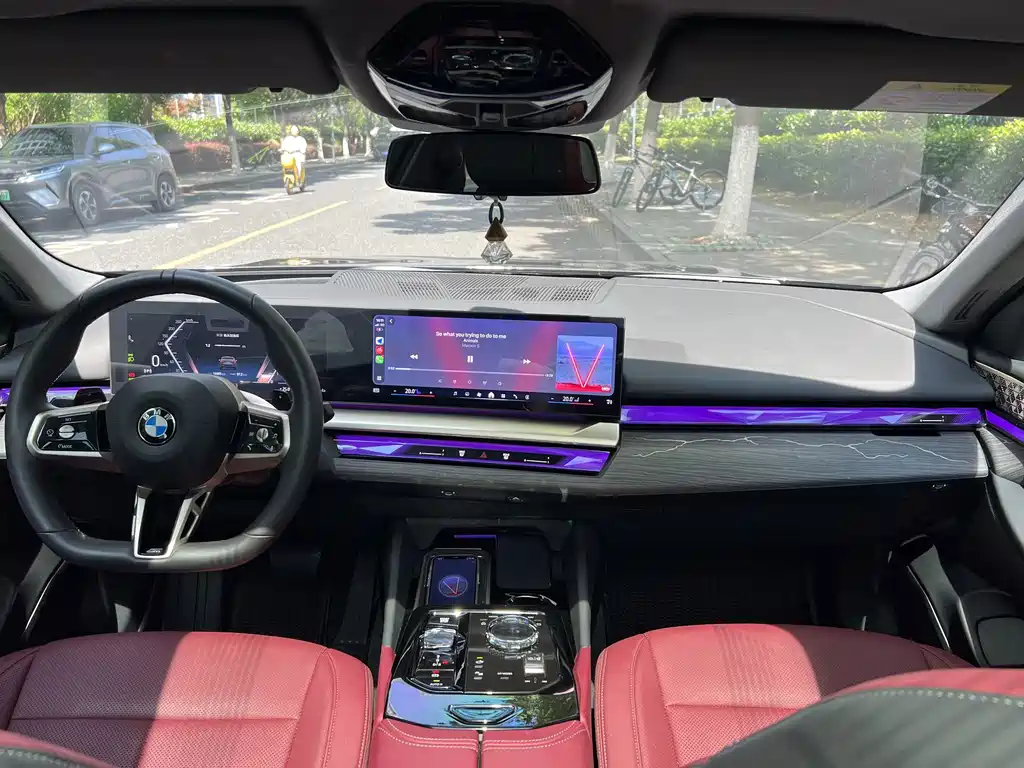 BMW 5 Series — миниатюра 27