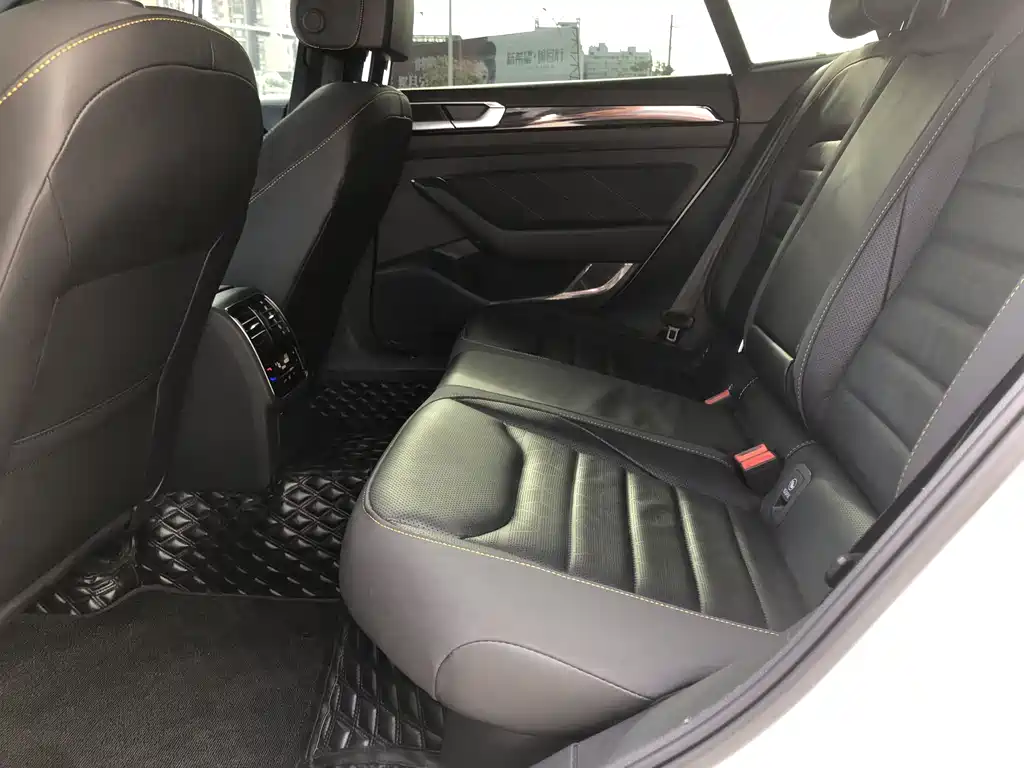 Volkswagen CC - фото 8