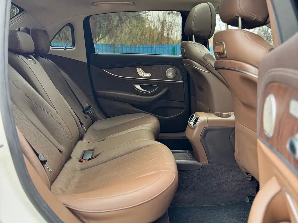 MERCEDES-BENZ E CLASS