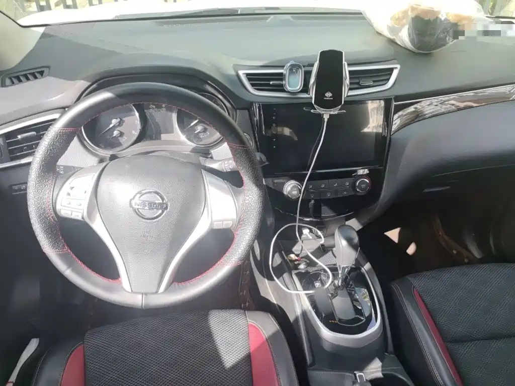 Nissan Qashqai — миниатюра 13