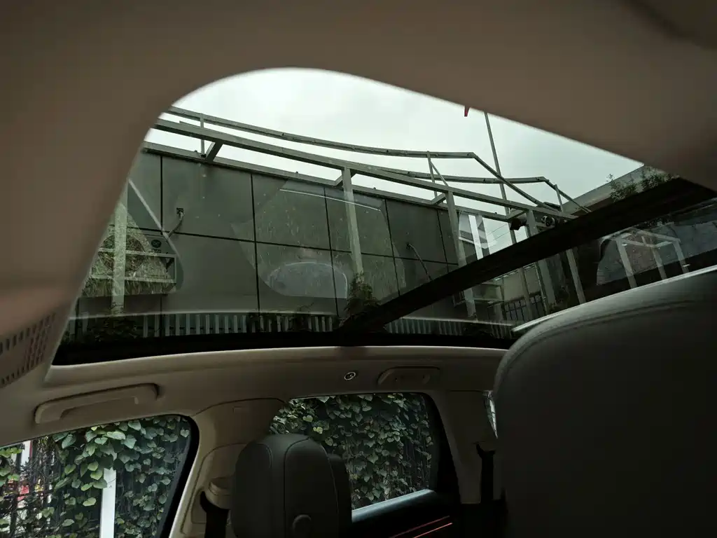 Volkswagen Touareg — миниатюра 14