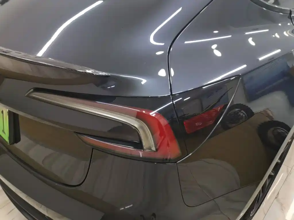 Tesla Model 3 — миниатюра 8