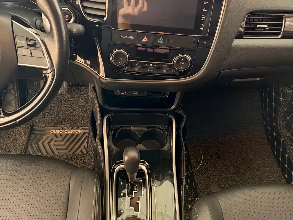Mitsubishi Outlander — миниатюра 15