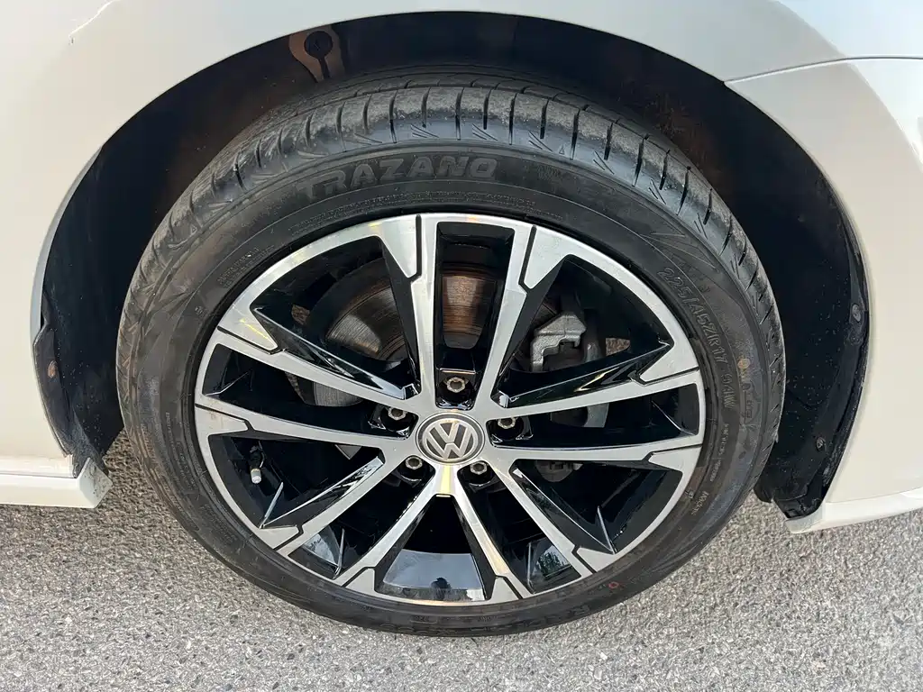 Volkswagen Golf — миниатюра 11