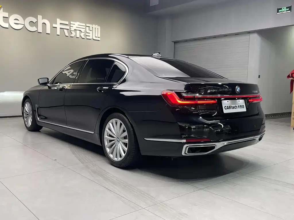 BMW 7 Series — миниатюра 6