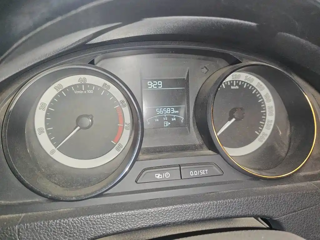 Skoda Rapid Spaceback — миниатюра 8