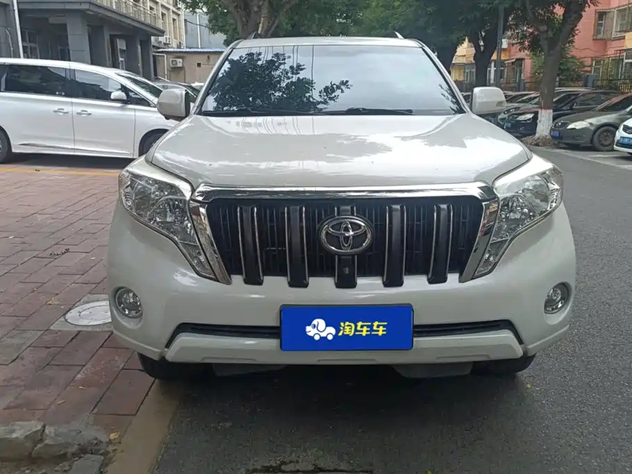 Toyota Land Cruiser Prado 2016 2.7L AT Standard