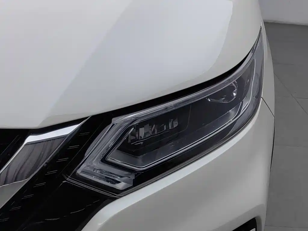 Nissan Qashqai — миниатюра 7