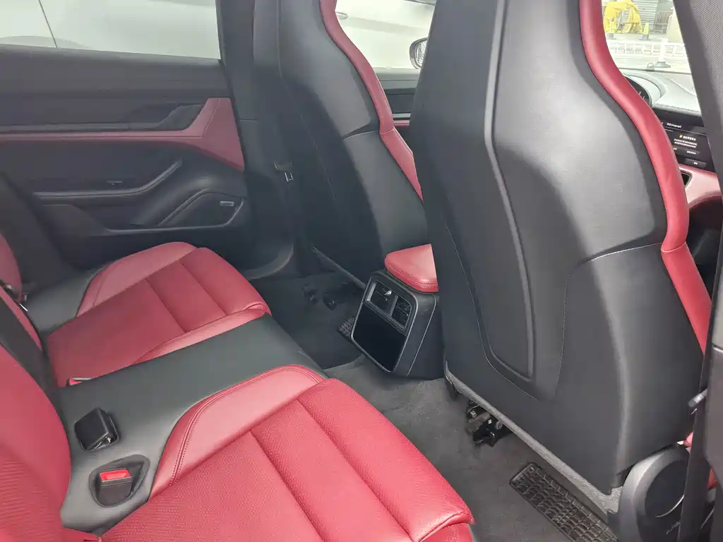 Porsche Taycan — миниатюра 12