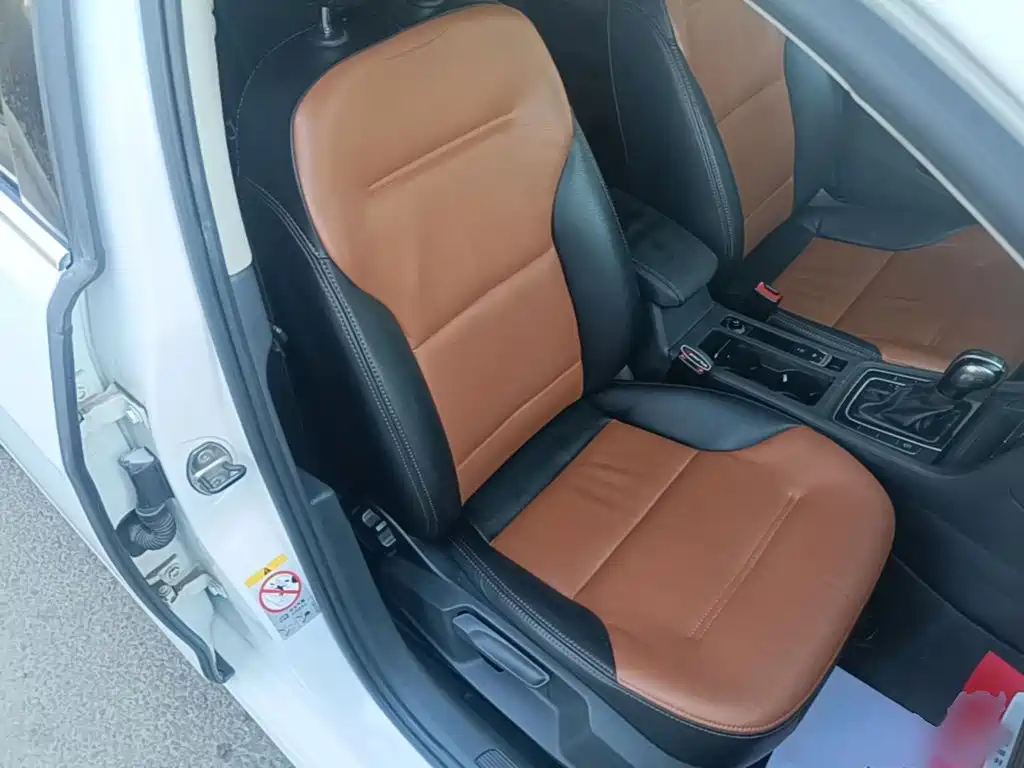 Volkswagen Golf — миниатюра 25