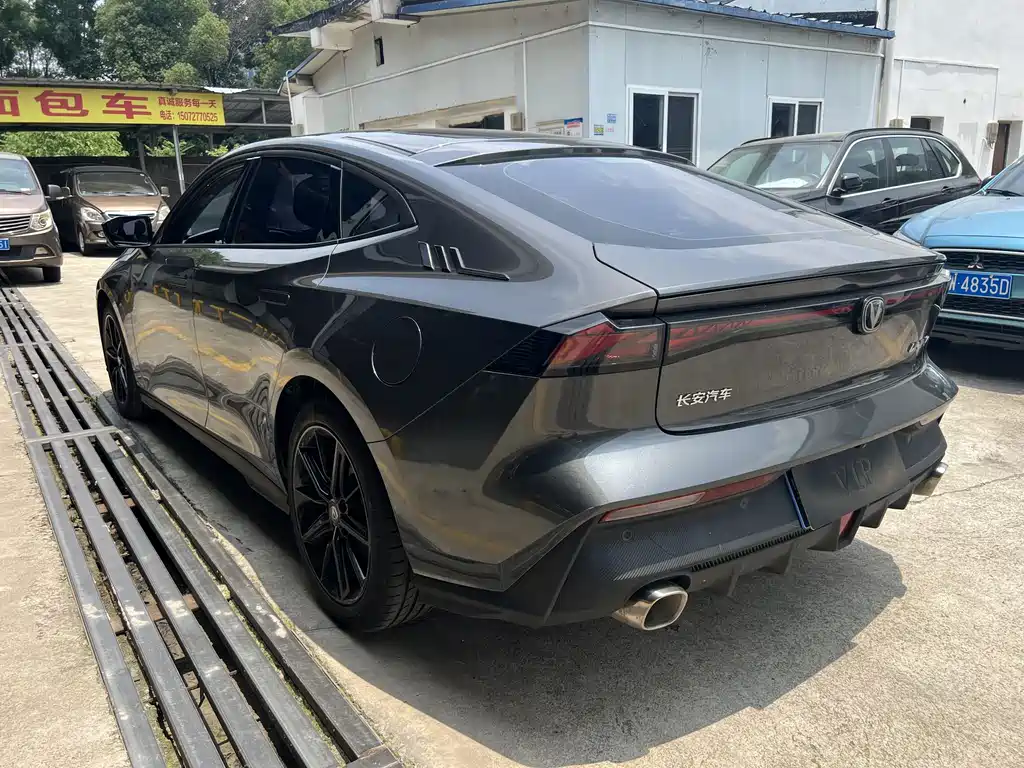 Changan UNI-V 2022 1.5T Luxury