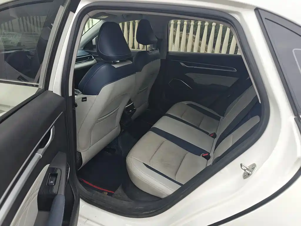 Geely Emgrand — миниатюра 6
