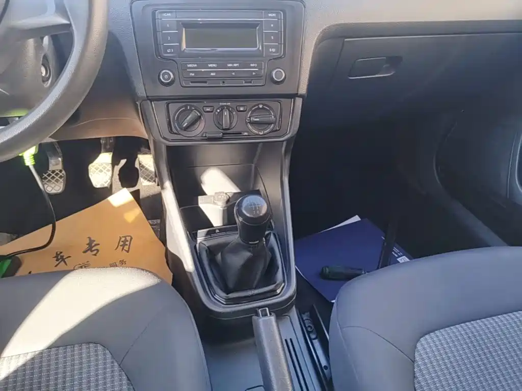 Volkswagen Santana — миниатюра 14