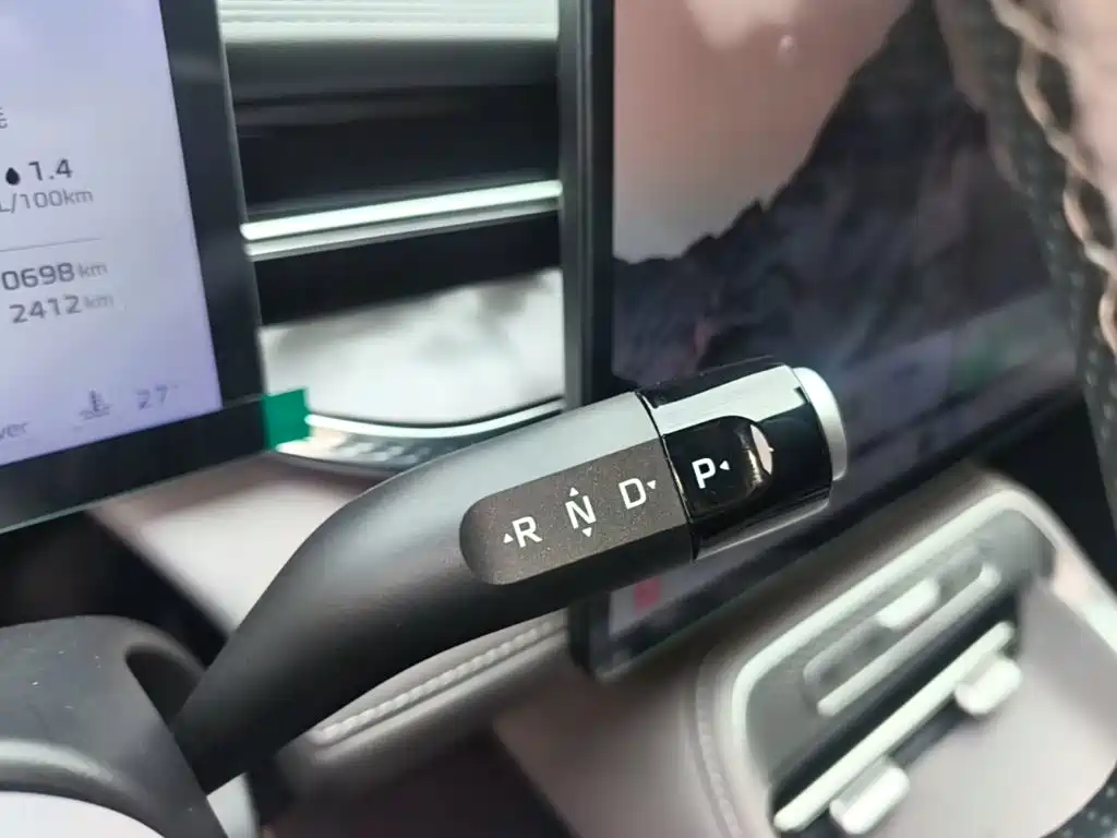 Roewe M7 DMH — миниатюра 14