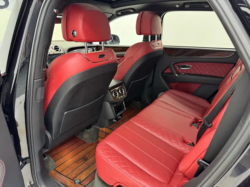 Bentley Bentayga — миниатюра 23