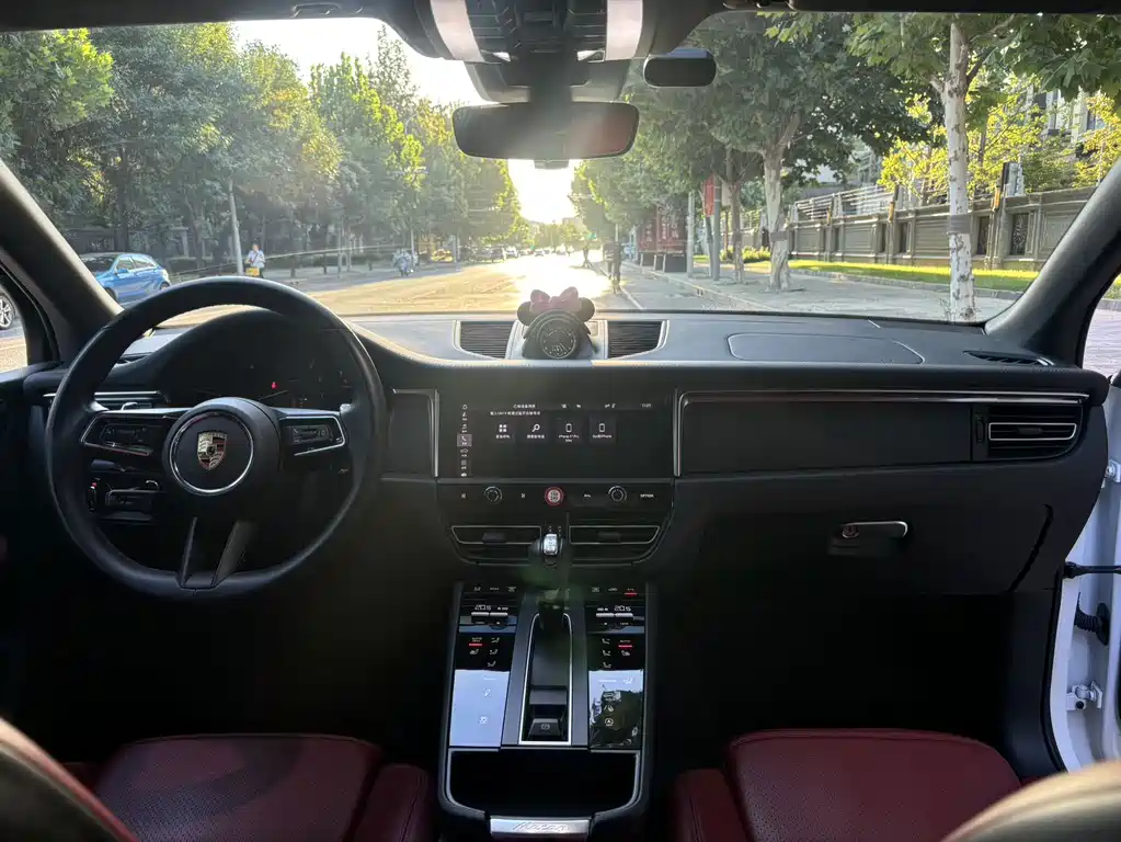 Porsche Macan — миниатюра 11