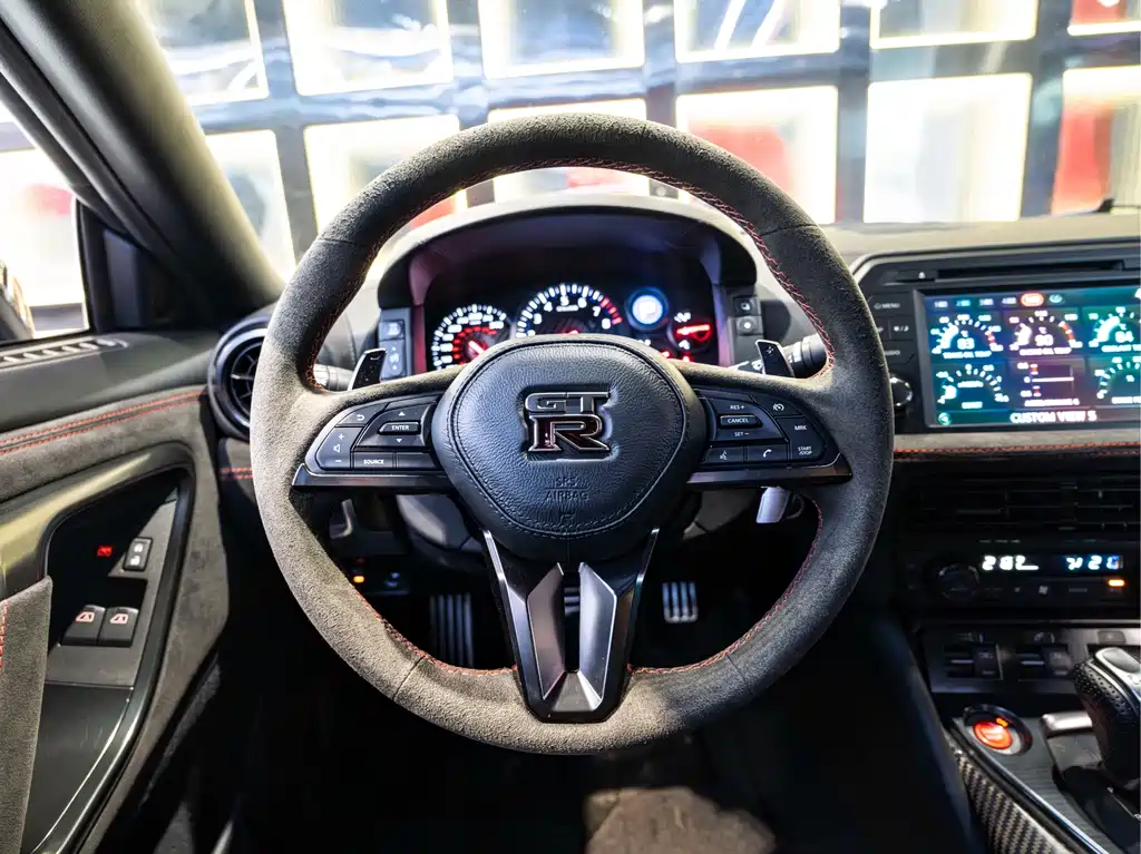 Nissan GT-R — миниатюра 23