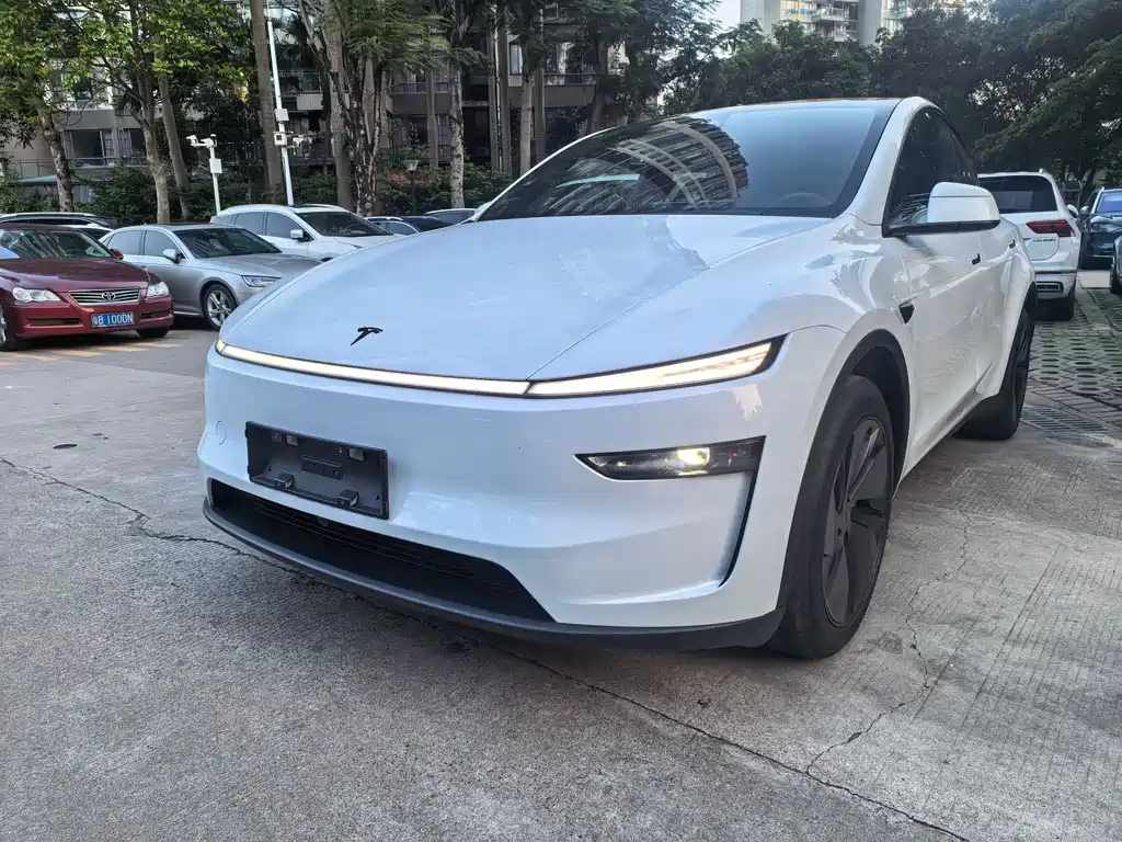Tesla Model Y 2026