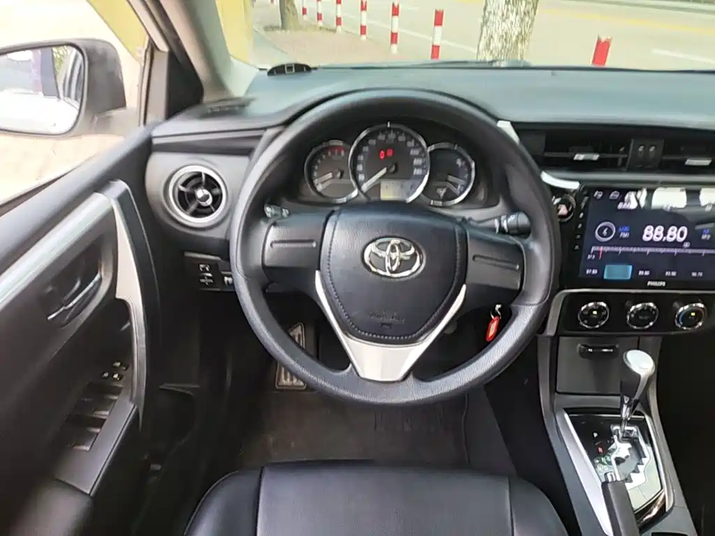Toyota Corolla — миниатюра 11