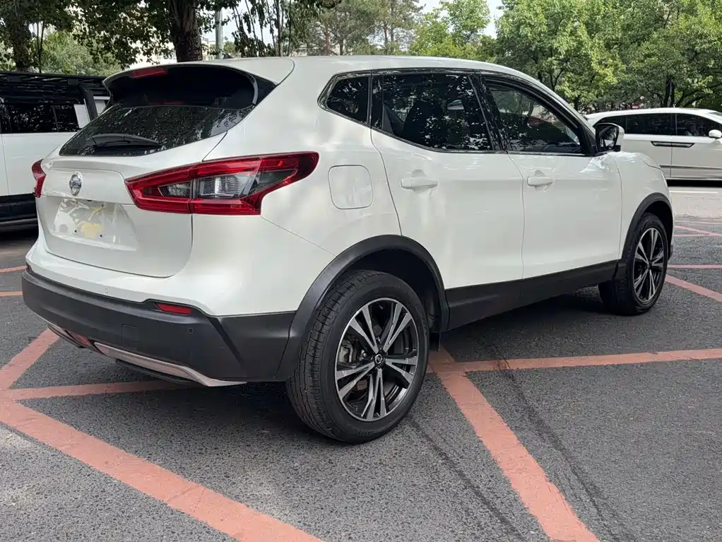 Nissan Qashqai — миниатюра 12