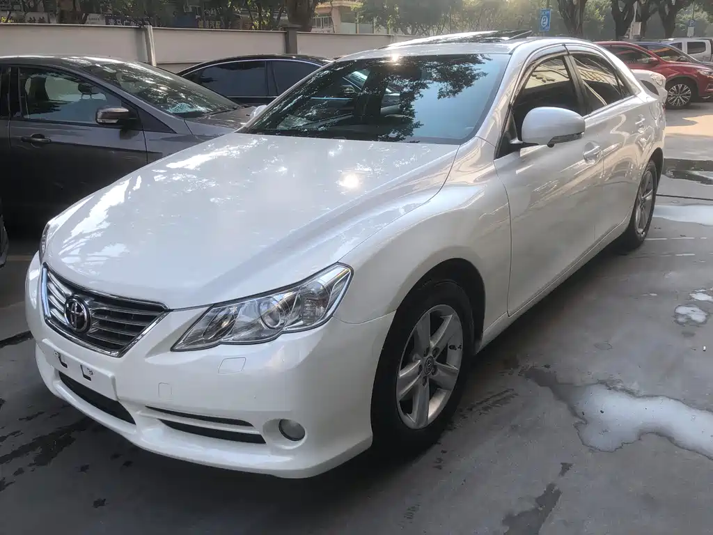 Toyota Reiz 2011