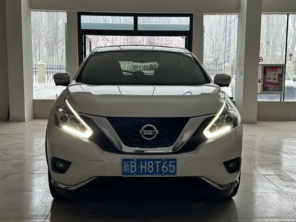 NISSAN LOULAN