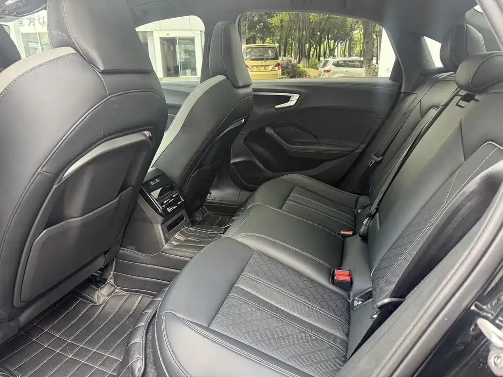 Audi A5L — миниатюра 19