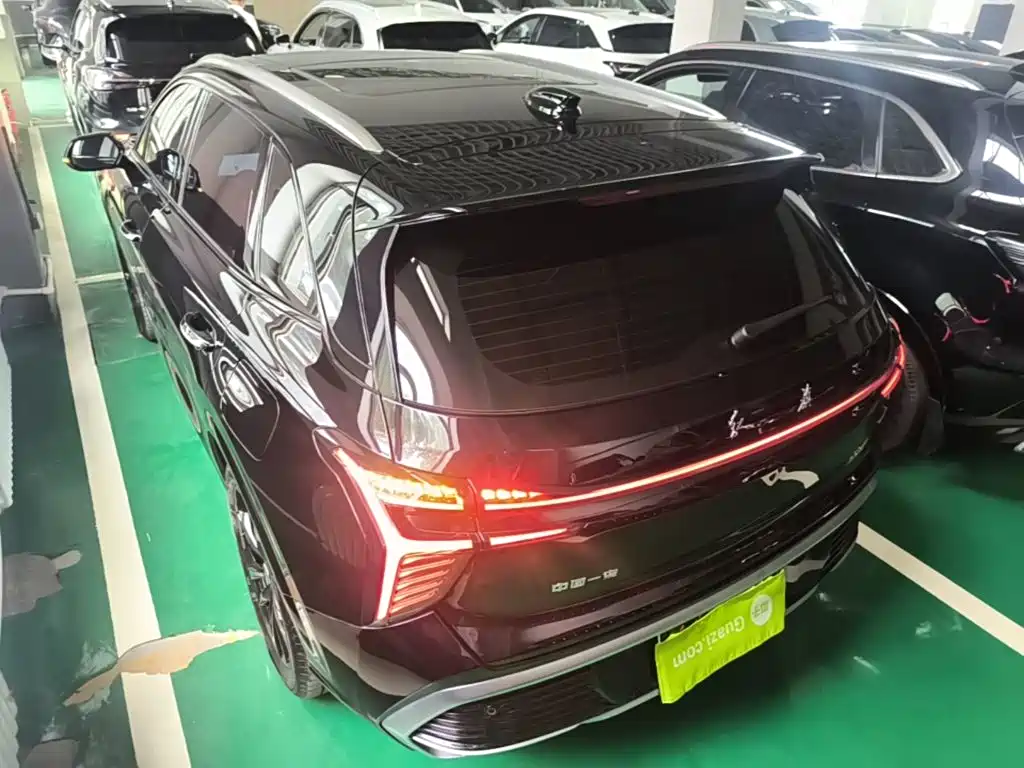 Hongqi Hongqi HS3 PHEV — миниатюра 5