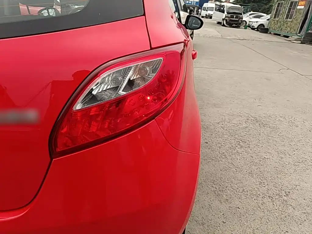 Mazda 2 — миниатюра 8