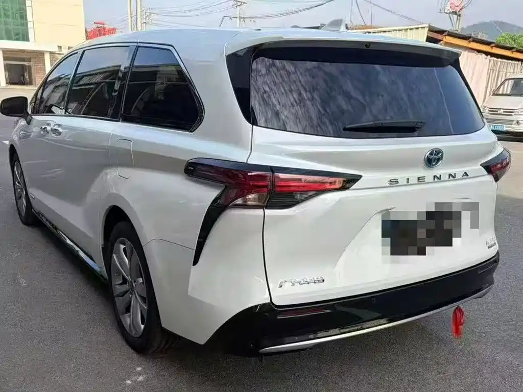 Toyota Sienna — миниатюра 5