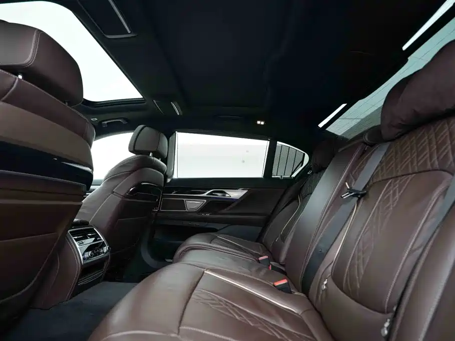 BMW 7 Series — миниатюра 20