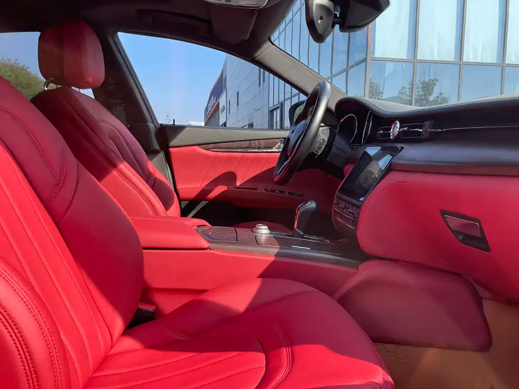 Maserati Quattroporte — миниатюра 17