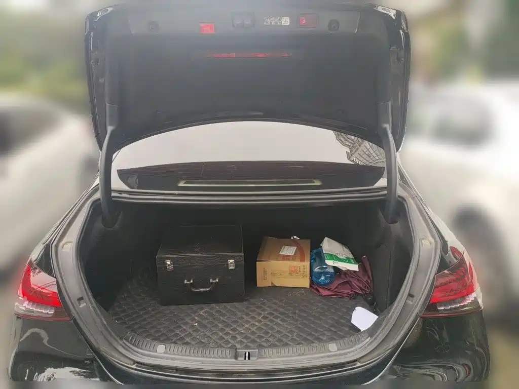 Mercedes-Benz E-Class id 4622383 из Китая 21