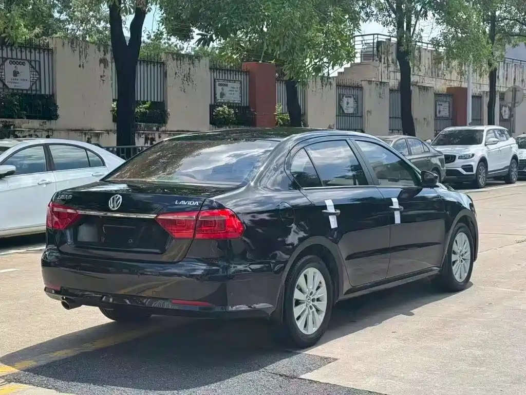 Volkswagen Lavida — миниатюра 6