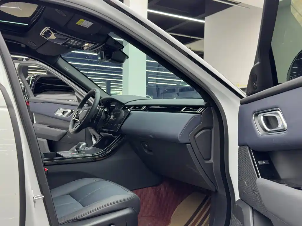 Land Rover Velar — миниатюра 10