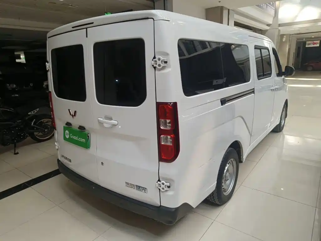 Wuling Yangguang — миниатюра 7
