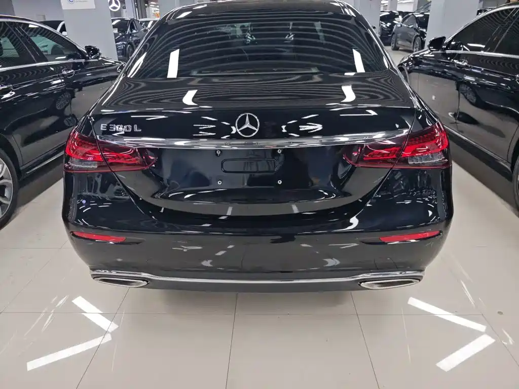 Mercedes-Benz E-Class — миниатюра 7
