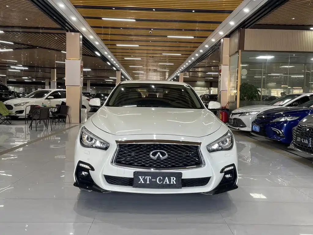 INFINITI Q50L