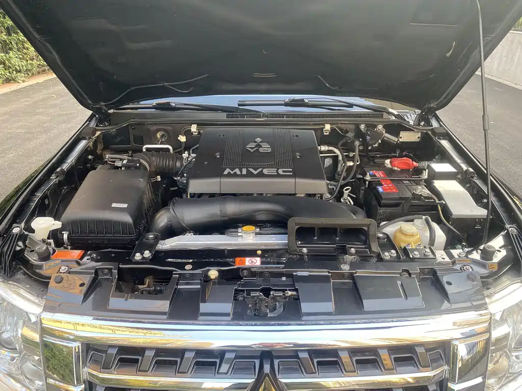 Mitsubishi V97 2019 3.8L AT
