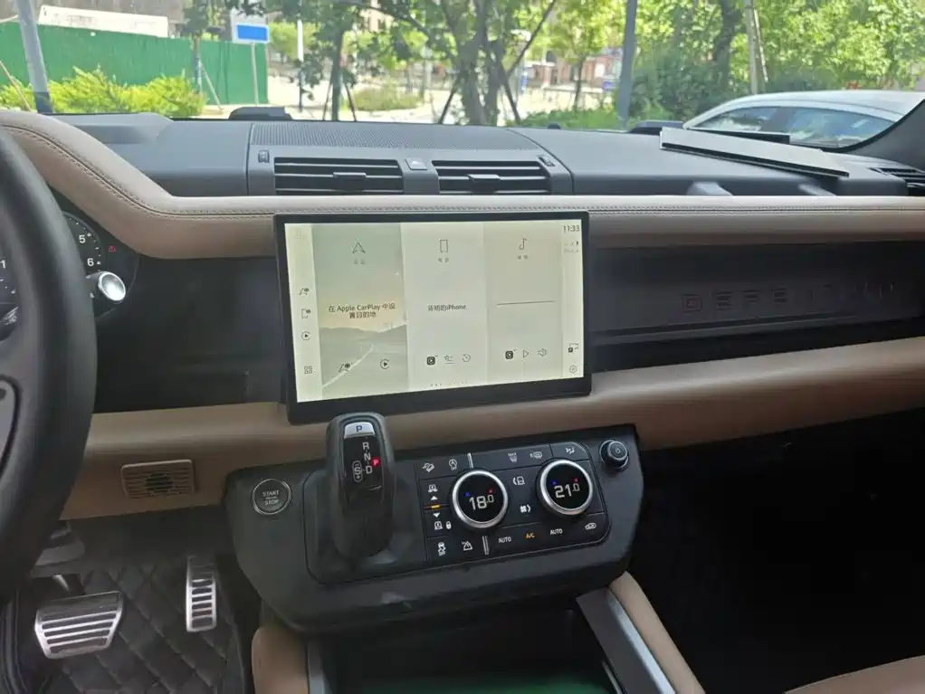Land Rover Defender — миниатюра 8