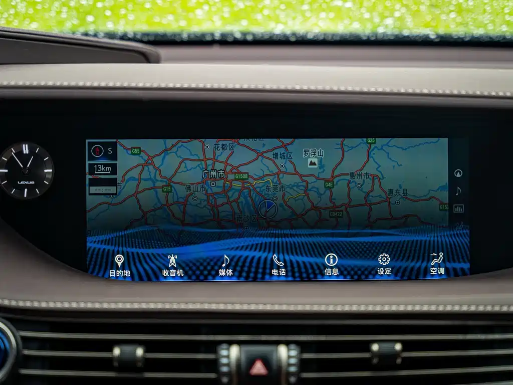 Lexus LS — миниатюра 13