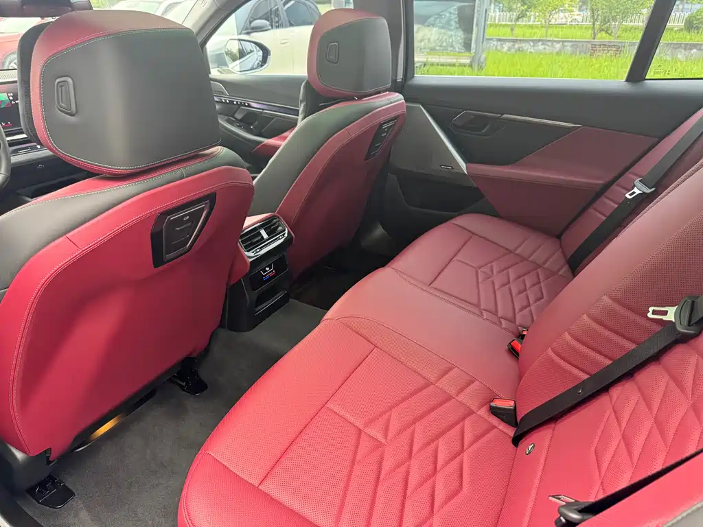 BMW i5 2024 eDrive 35L Premium Luxury