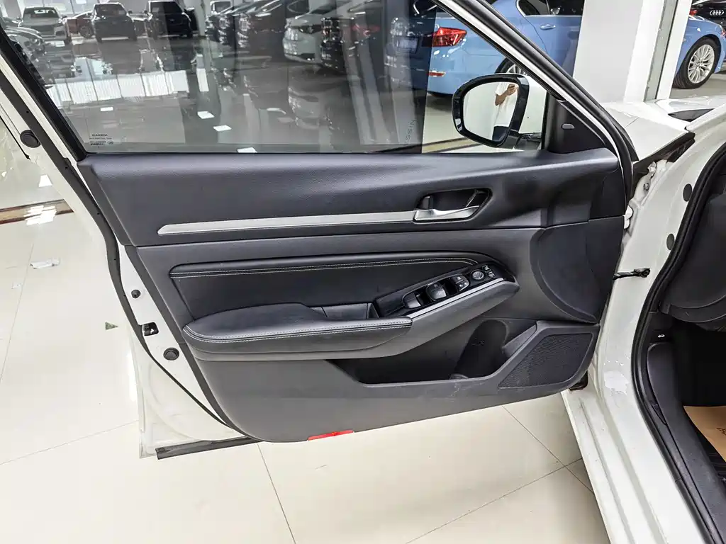 Nissan Altima 2021 2.0L XL Upper AD1