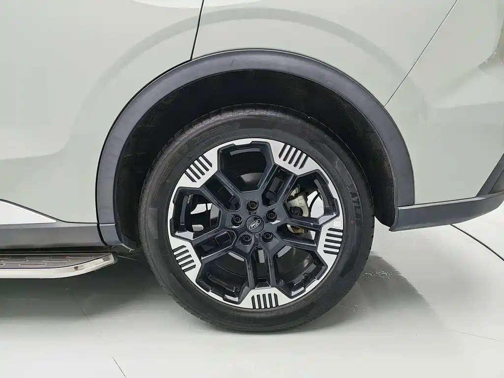 Ford Equator Sport — миниатюра 9